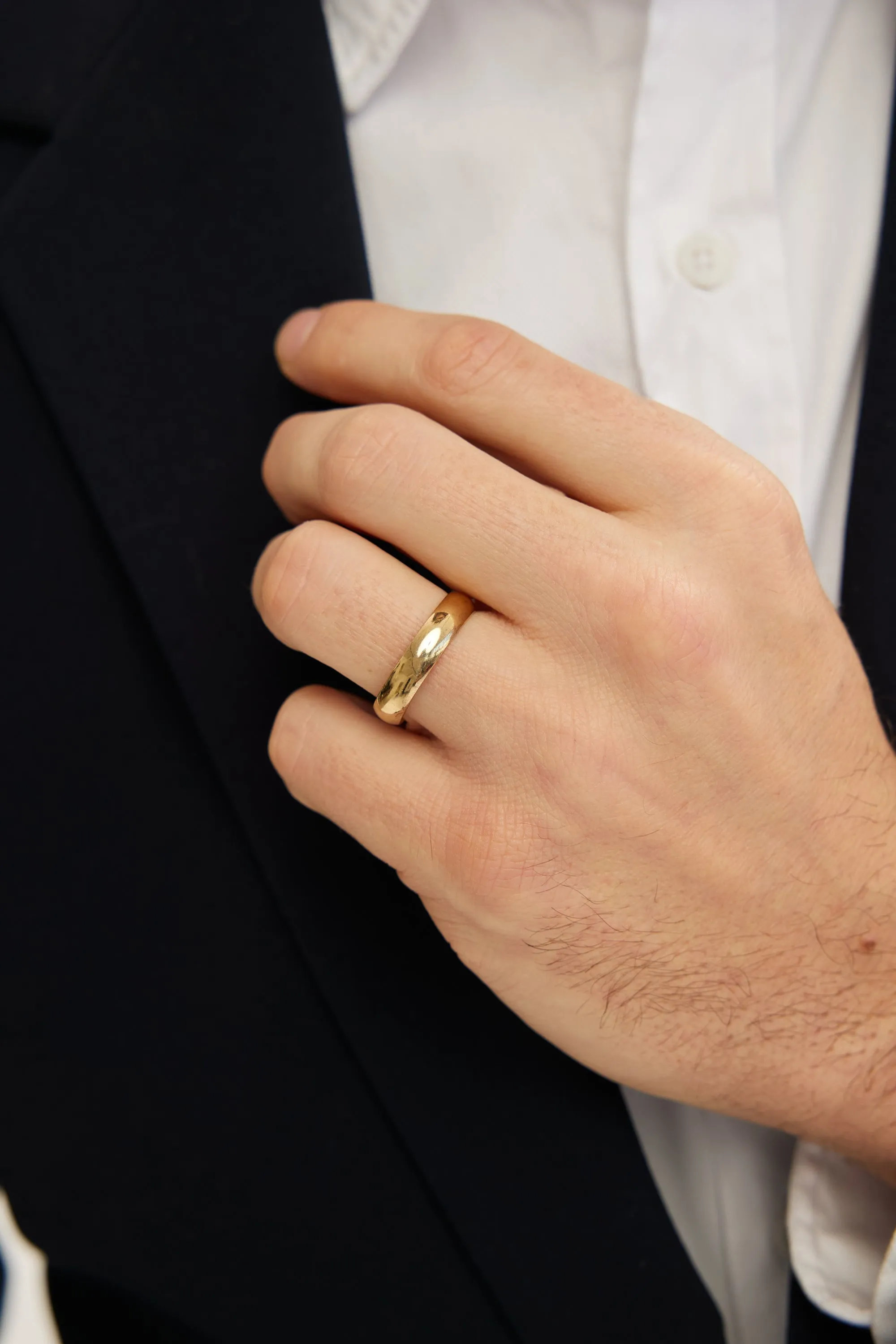 14K High Polished Center with Milgrain Edge Wedding Band