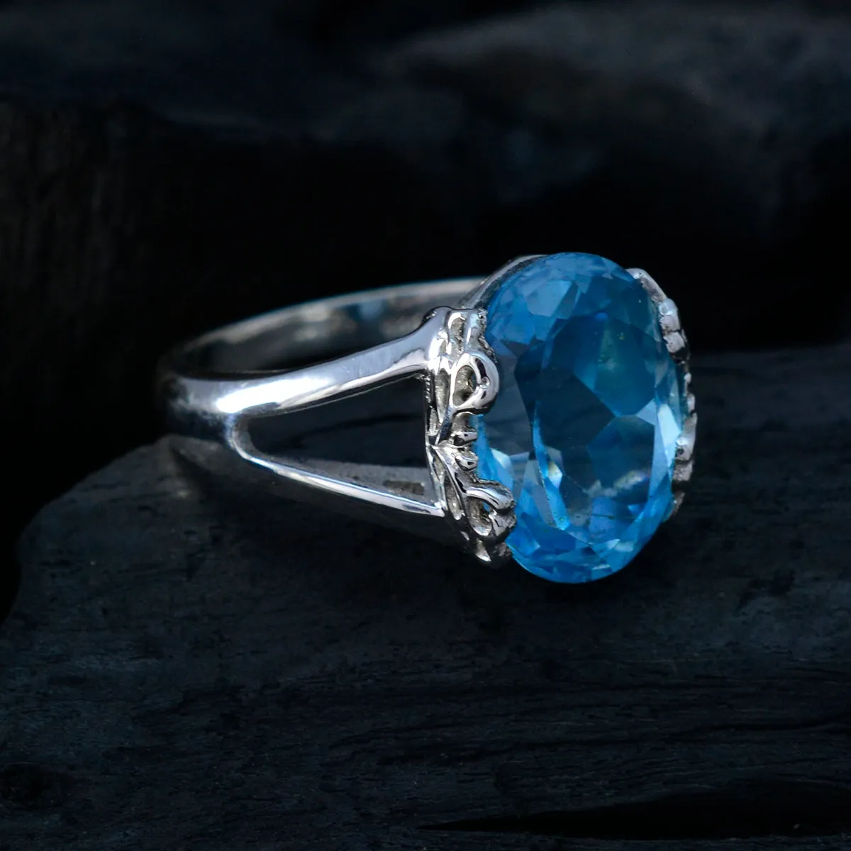 Cunning Gemstone Blue Topaz Sterling Silver Ring Jewelry Packaging