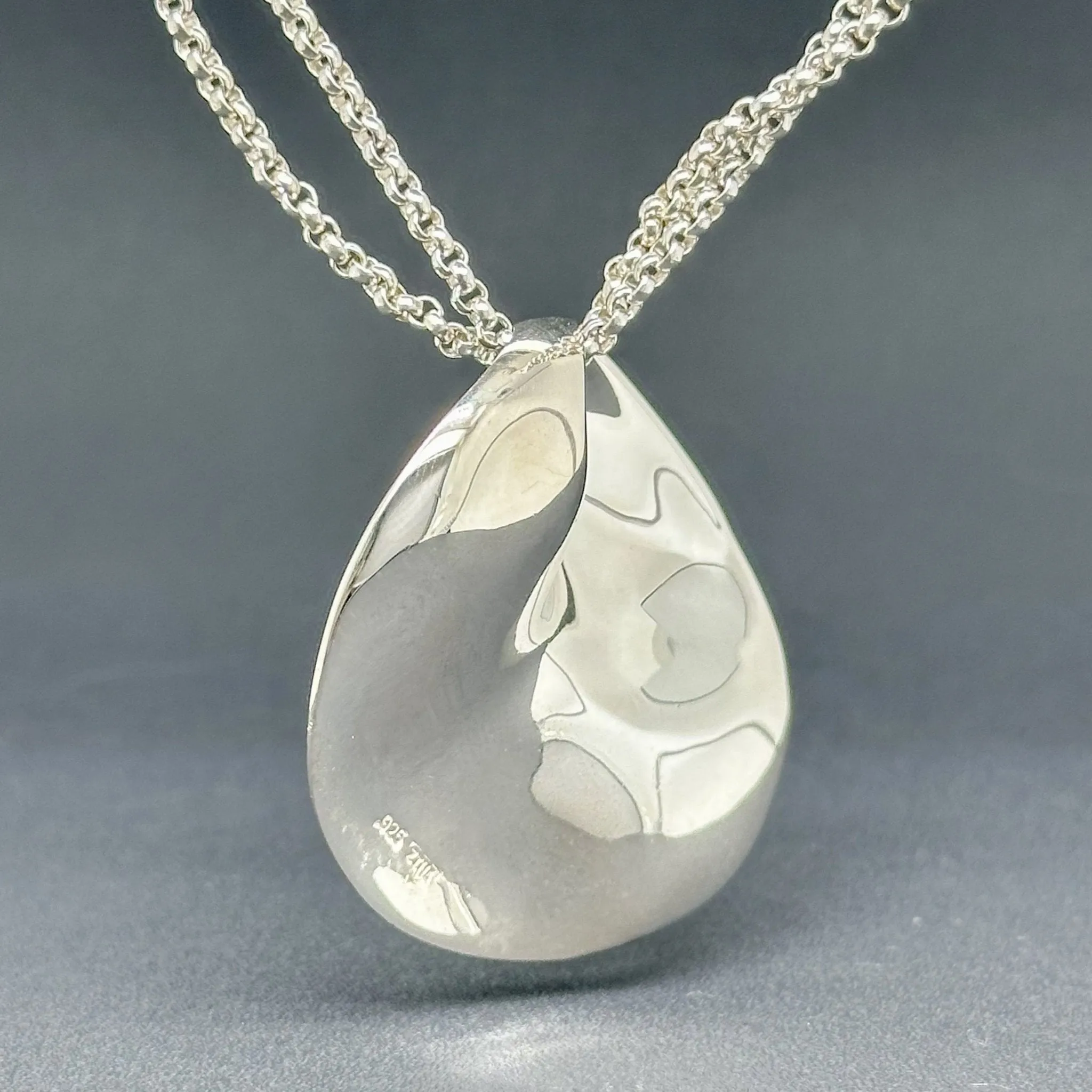 Estate SS Organic Circle Pendant