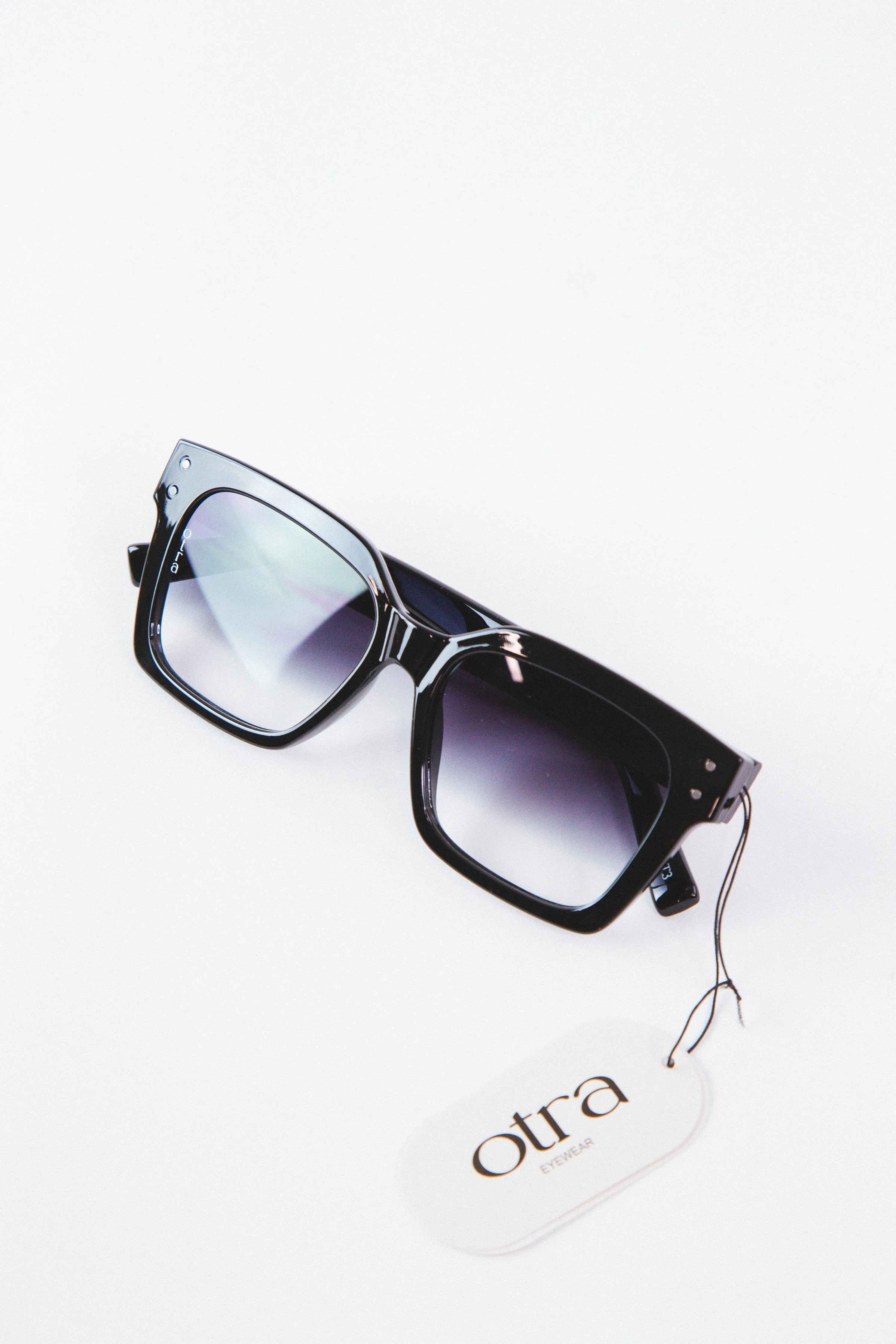 Ora Rounded Cateye Sunglasses, Black/Smoke | Otra